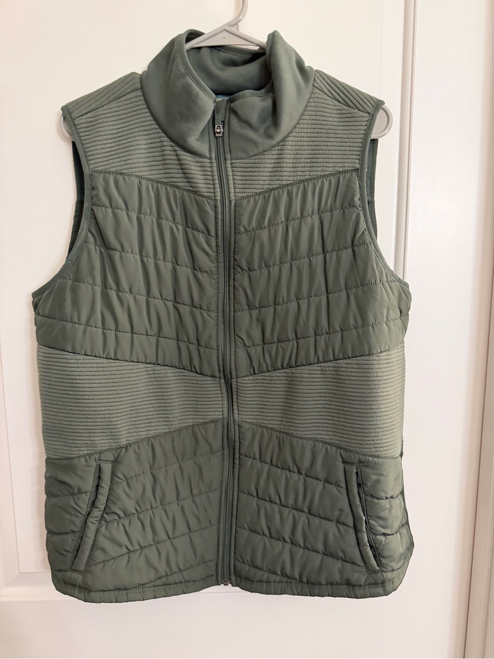 tek gear Quilted Sleeveless Vest in Olive